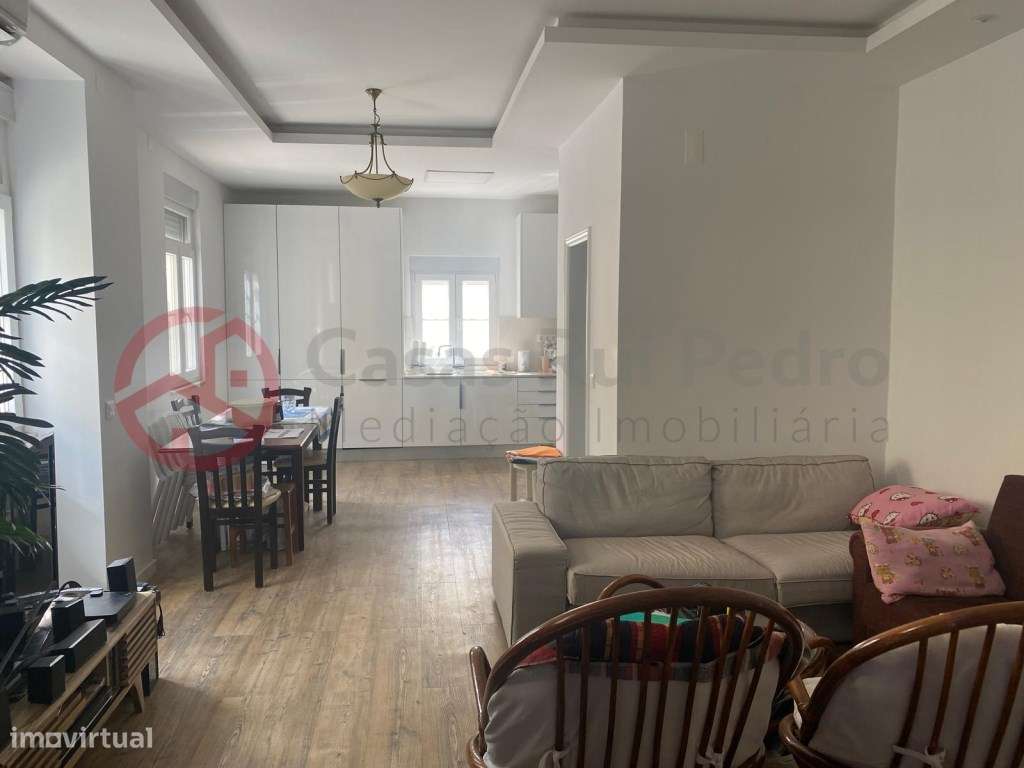 Moradia T3 Remodelada, em Lisboa - Grande imagem: 1/12
