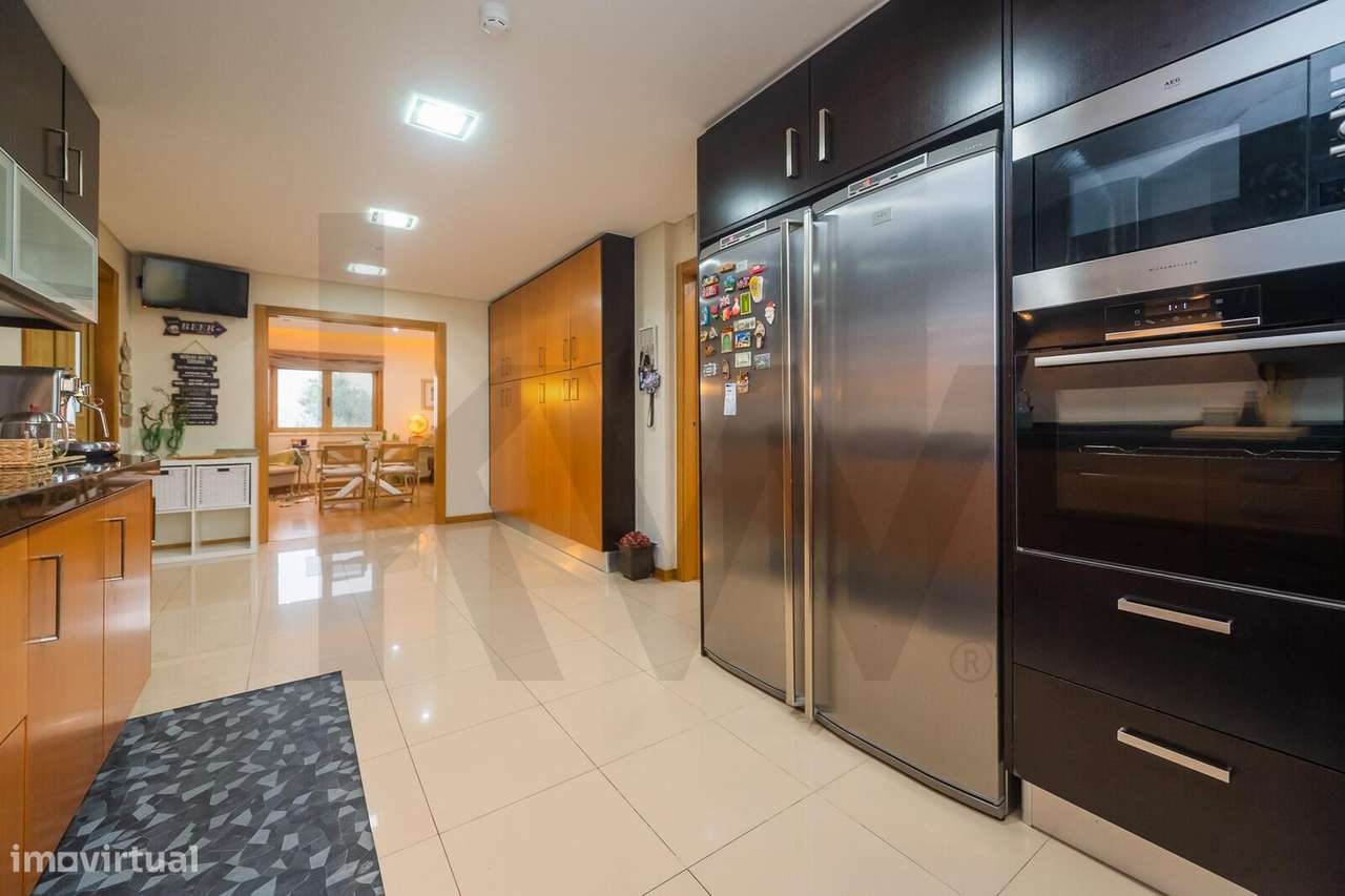 Moradia T4+1 em Agualva-Cacém – Conforto, Qualidade e Vista Desafogada-17