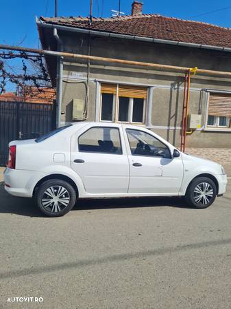 Dacia Logan 1.2 - 16