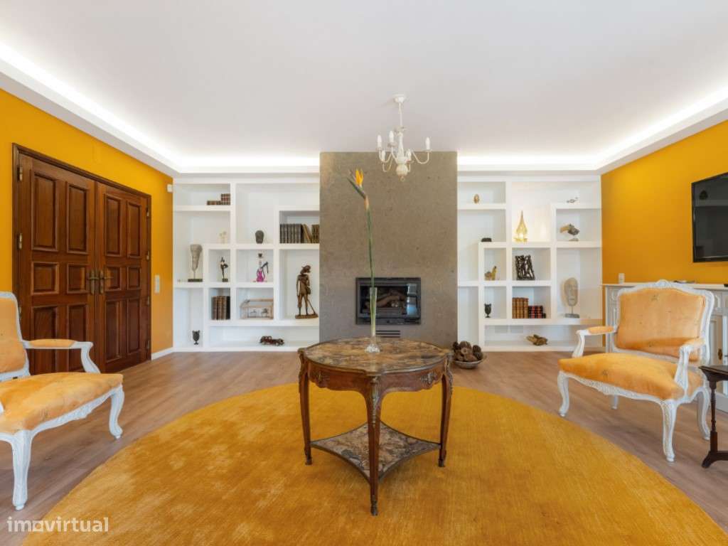 Moradia Isolada com 3 pisos, piscina, court de ténis-4