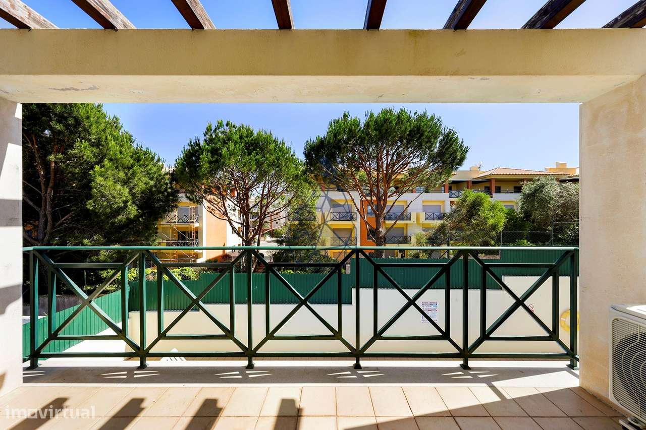 Moradia T5 com Piscina Privada, Jardim e 5 Suites em Montechoro, Albuf-41