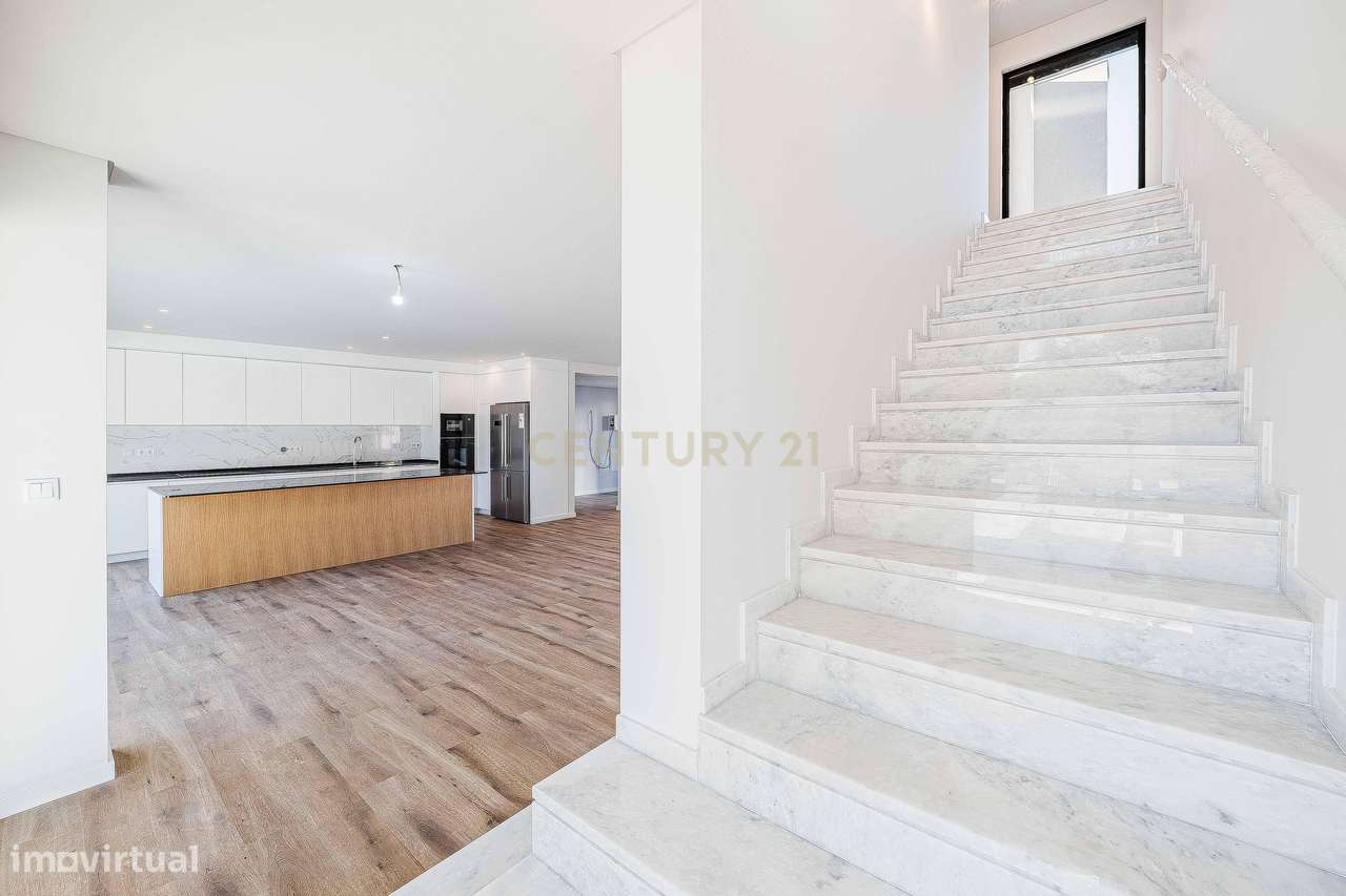 Moradia T3 Moderna de Acabamentos Premium-20