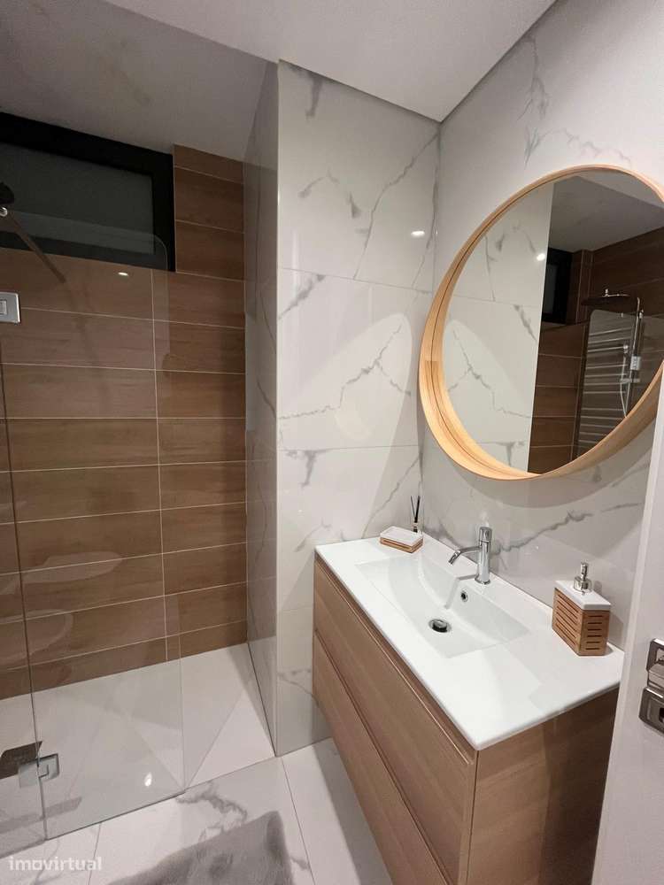 Moradia de Luxo com Piscina borda Infinita e 17.000 m² de Terreno-24
