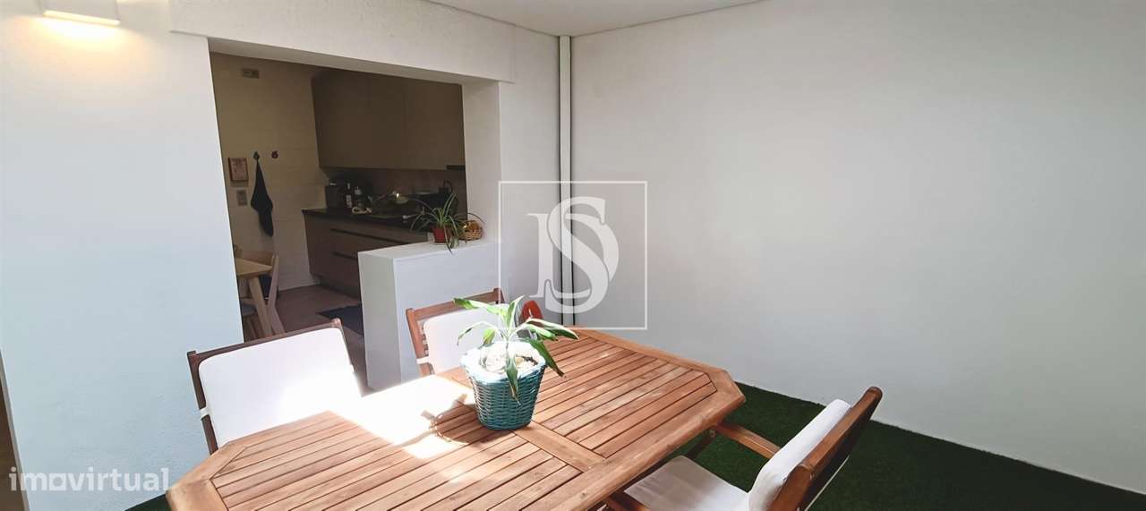 Andar Moradia, T2, Totalmente Renovado, junto à Praia (Lavra)-26