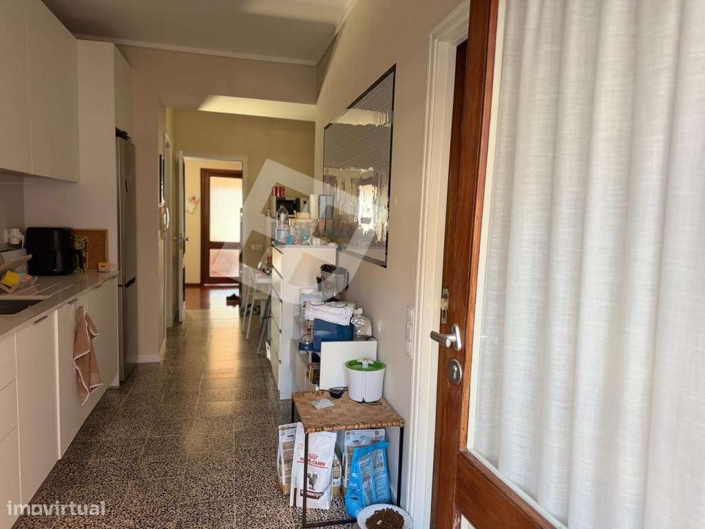 Apartamento T4 c/ Varanda - Av. Lourenço Peixinho-43