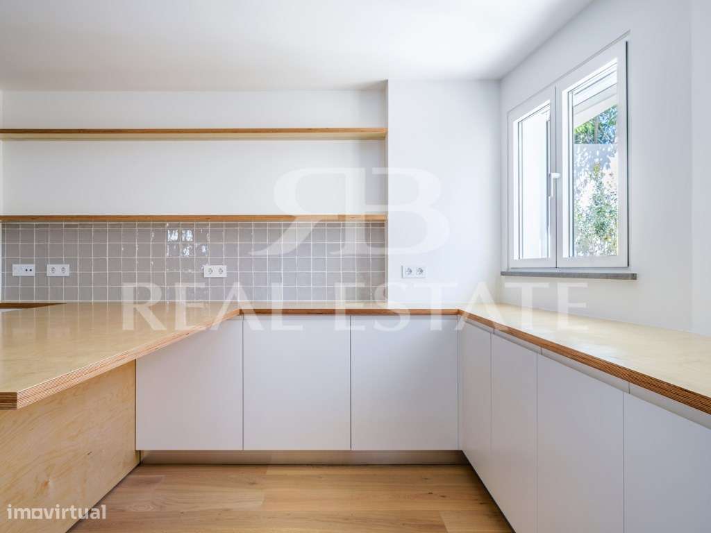 Moradia T4 com Jardim e Piscina no Monte Estoril - Cascais-43