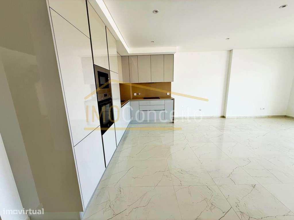 APARTAMENTO T3 NA NAZARÉ | TERRAÇO PRIVATIVO , PISCINA NO TOPO DO E...-1