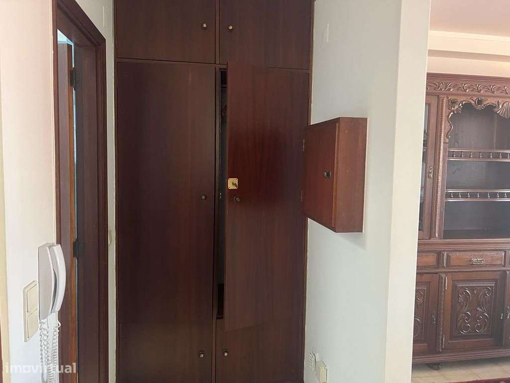 Apartamento T2 com boa localização e acessibilidade - Grande imagem: 4/17