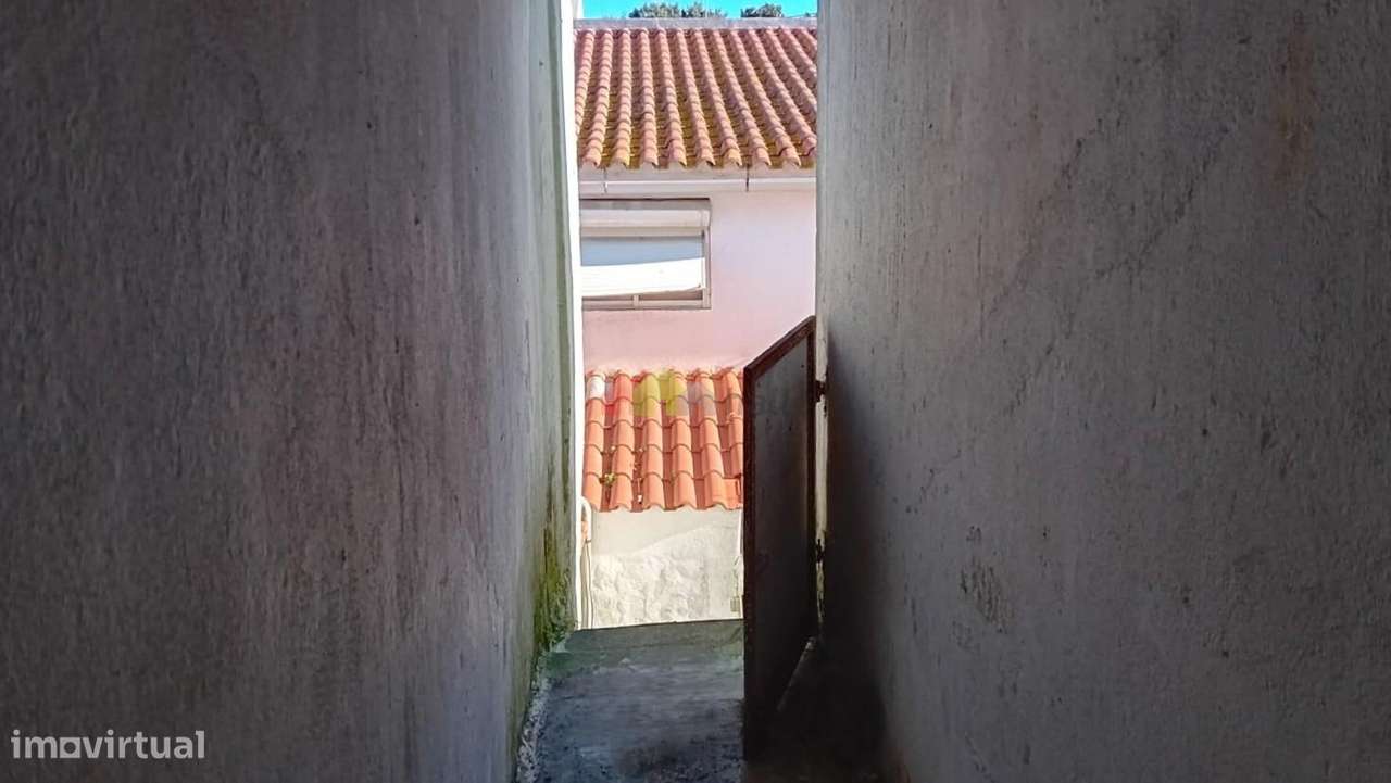 Moradia T4 térrea com anexos na Varzinha - Setúbal-30