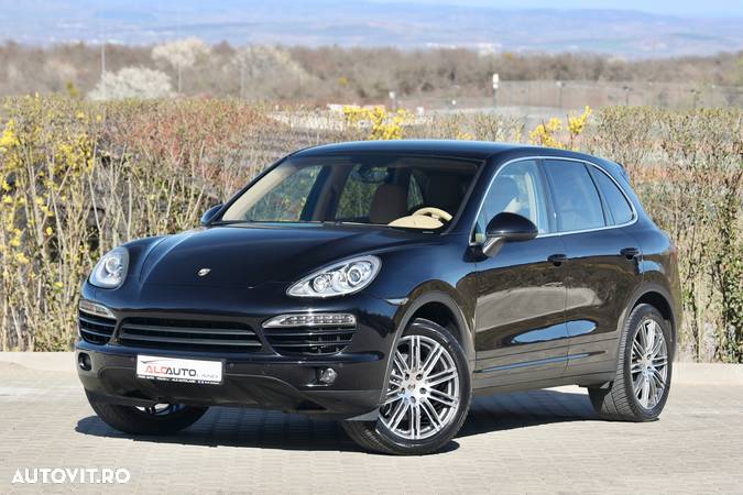 Porsche Cayenne - 1