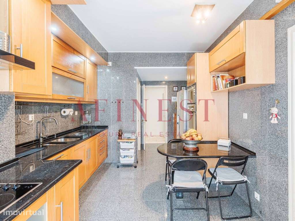APARTAMENTO T5 COM GARAGEM NO LUMIAR - Grande imagem: 5/58