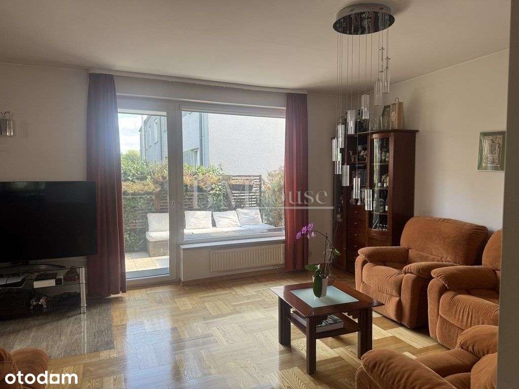 Dom z garażem, 6 pokoi i poddasze-3