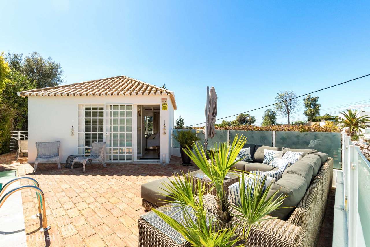 Casa elegante de 2 quartos com piscina, perto de Guia-41