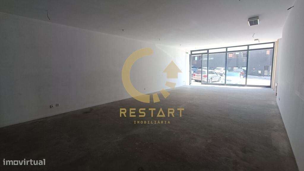 Loja com projeto para apartamento, localizado em Campanhã - Grande imagem: 4/25