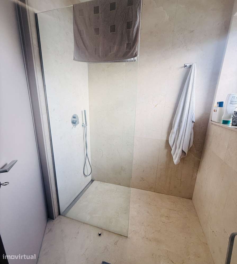 Moradia 3 frentes 200m praia-29