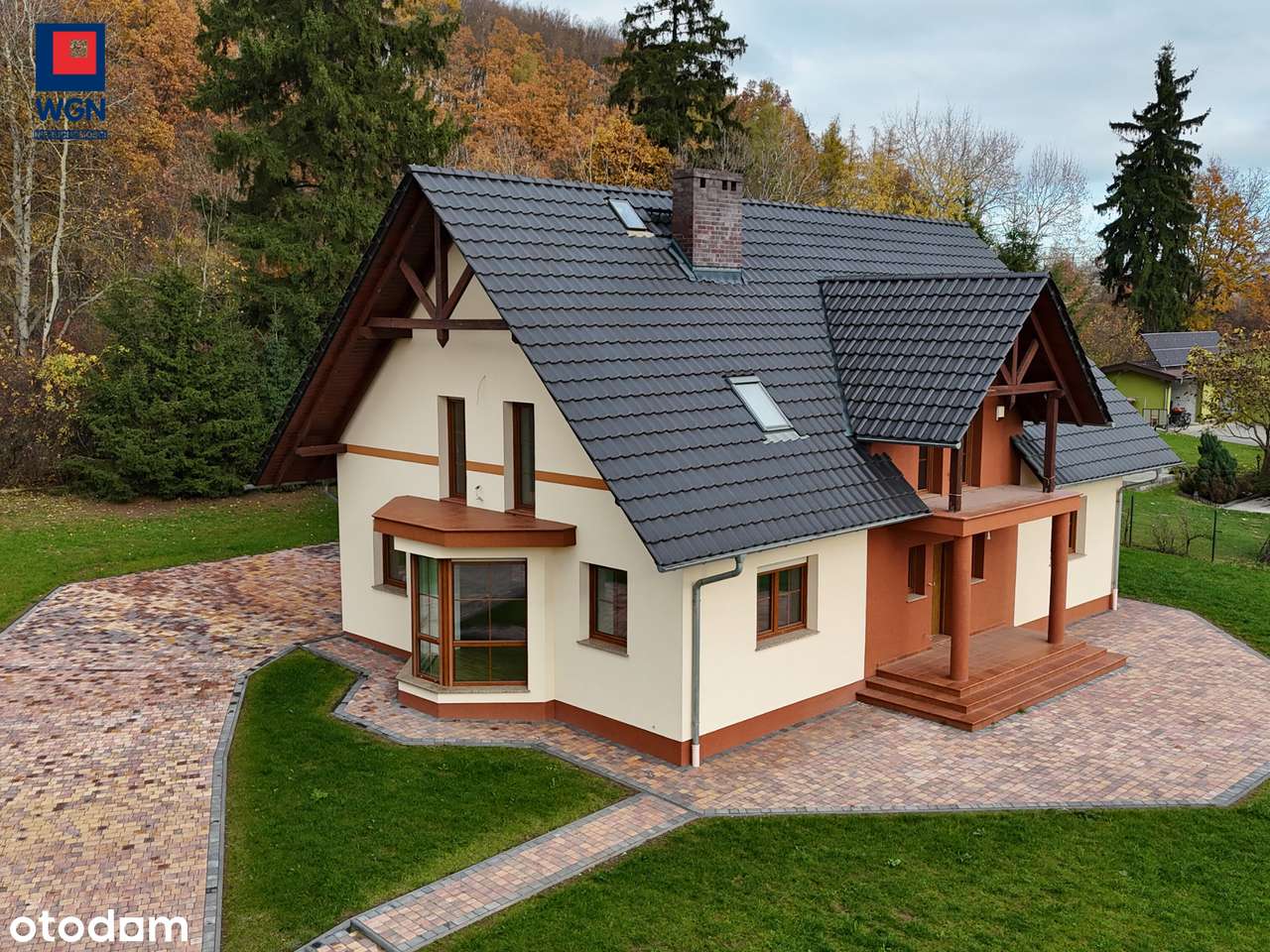 Gustownie wykończony dom w okolicach Kłodzka na sprzedaż.-9