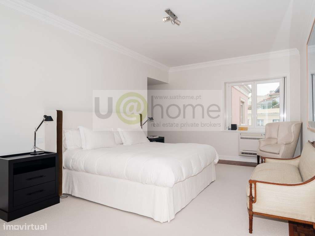 Apartamento T4+ 1 na Lapa-21