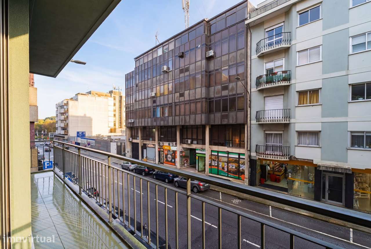 T4 amplo, 4 suites e estacionamento 4 carros – Marquês, Porto-6