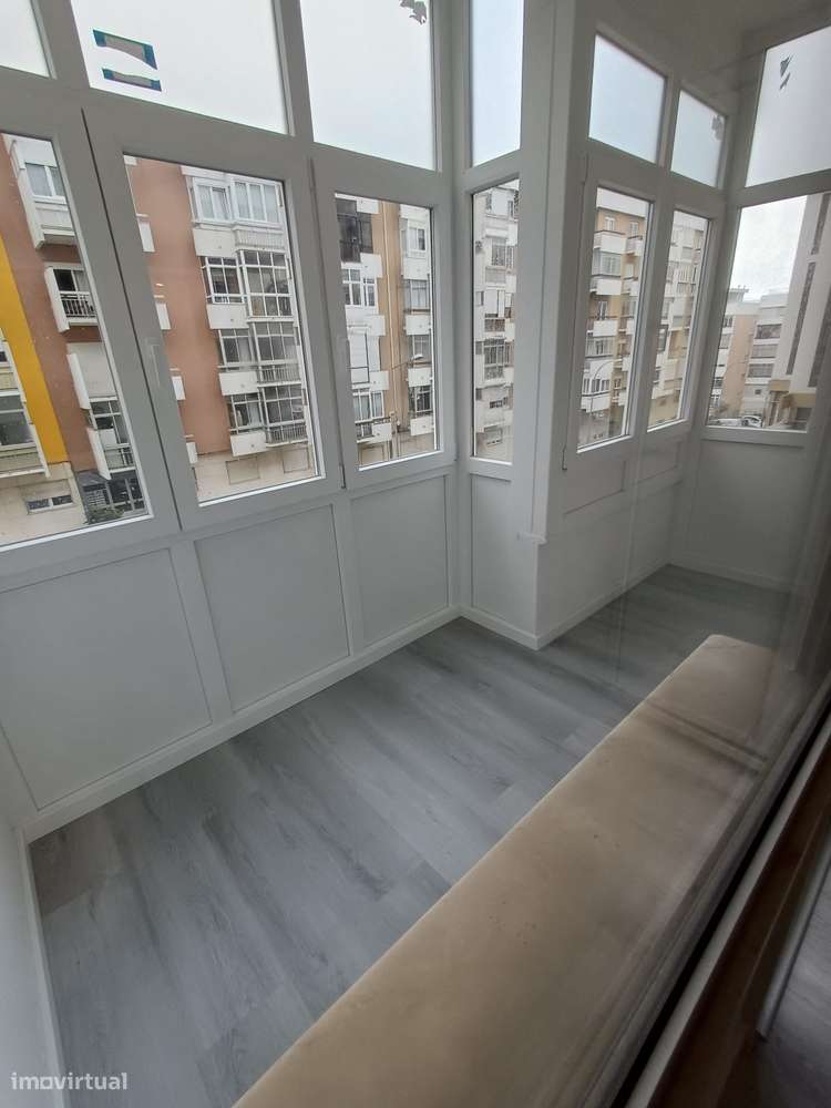 Apartamento T2 renovado, com arrecadação e a 2 km da praia-22