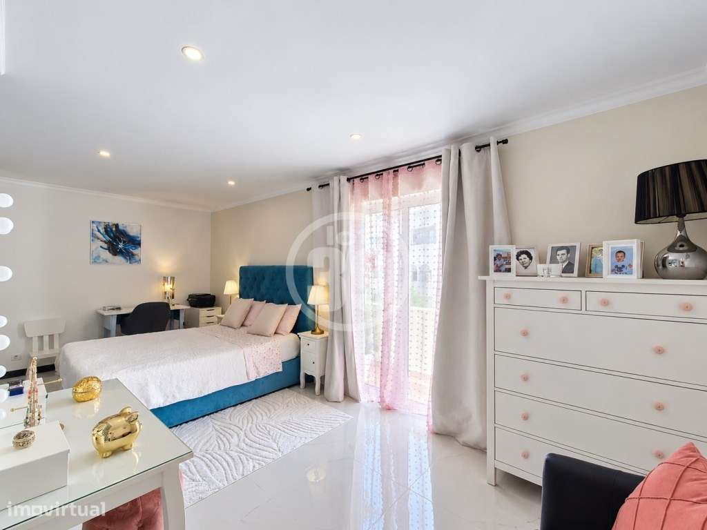 Apartamento renovado com 2 quartos em condomínio fechado | Areias d...-27