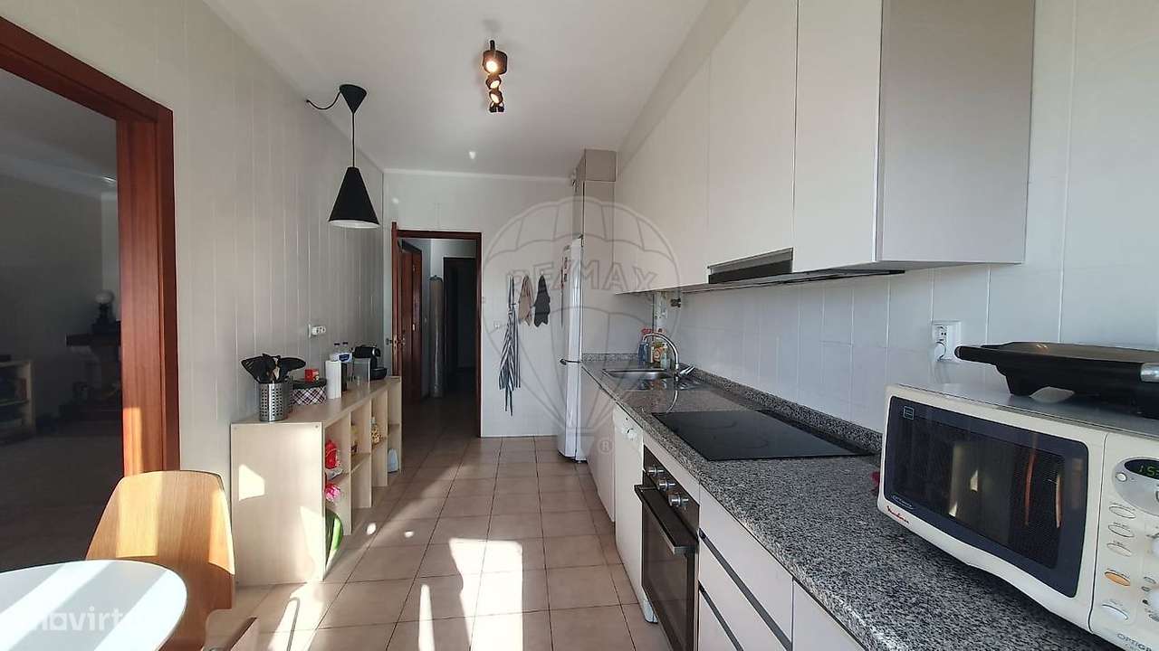 Apartamento T3 no Centro de Braga, junto á escola Alberto S. Paio - Grande imagem: 2/24