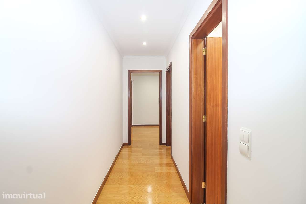 T2 Condomínio c/ Piscina | Varanda e Exp. Solar Sul | Valongo-9