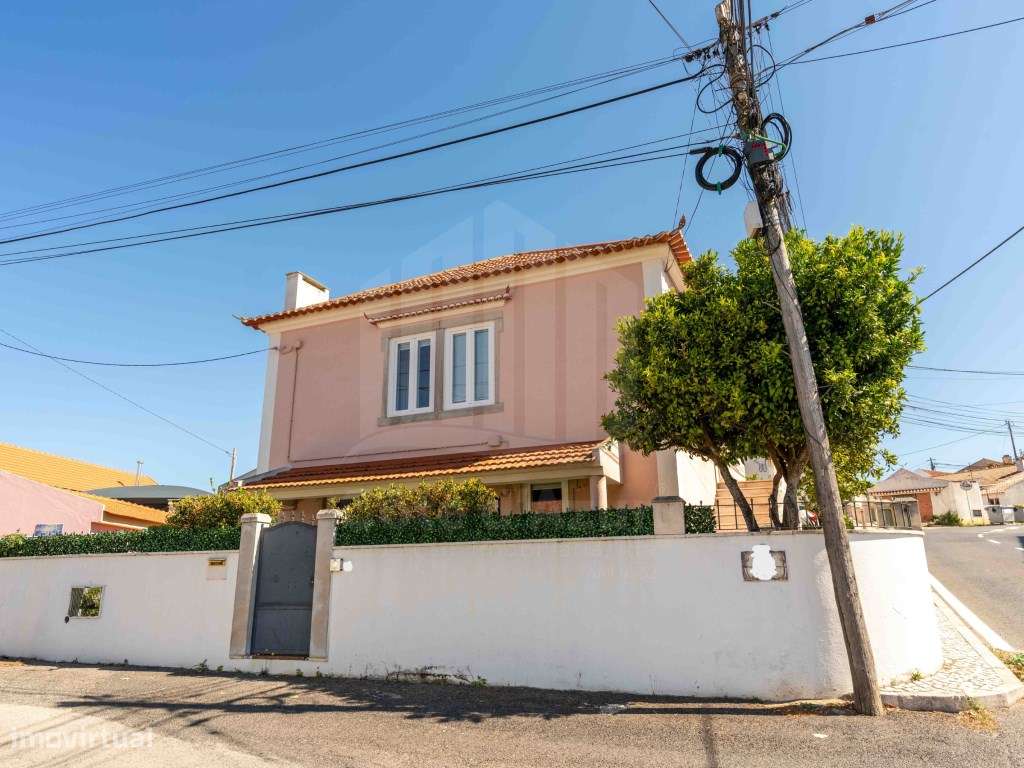 Casa Histórica com Vistas para o Palácio da Pena em Sintra-12
