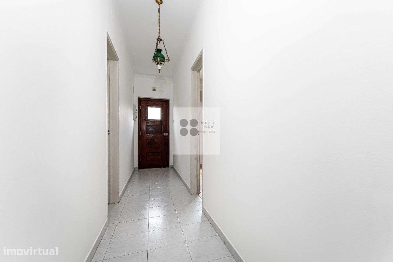Moradia Bifamiliar, Quintal, Garagem, Local Sossegado.-25