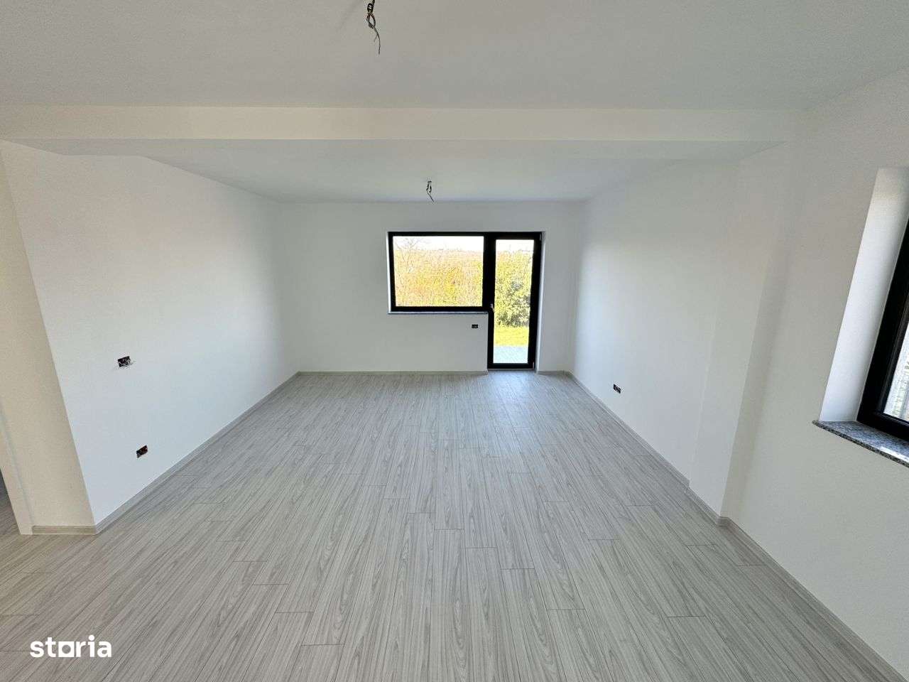5 camere! ASFALT! CANALIZARE! Incalz in pard! Vila Bucium - Visan - Imagine principală: 5/12