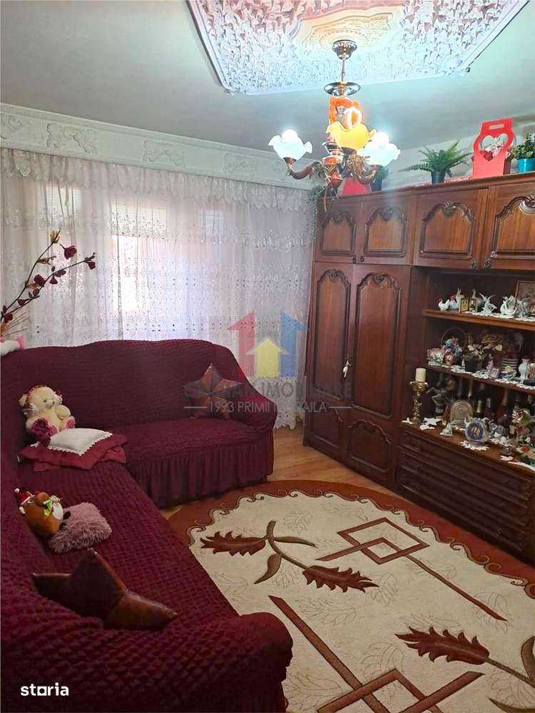 Ap.4 cam conf 1 decomandat, Viziru 3, Etaj superior - Imagine principală: 2/15