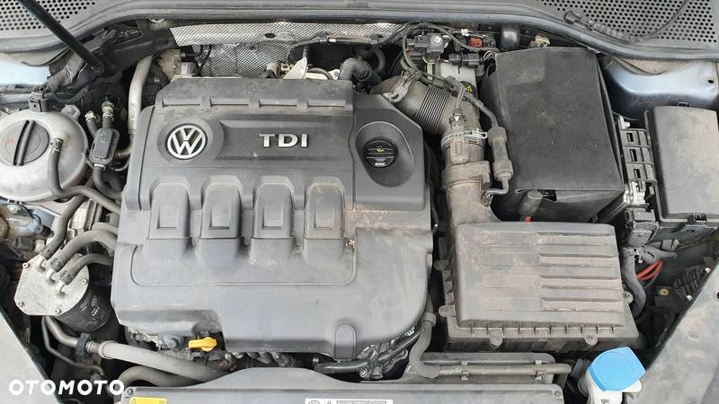 Volkswagen Passat Variant 1.6 TDI (BlueMotion Technology) DSG Comfortline - 13