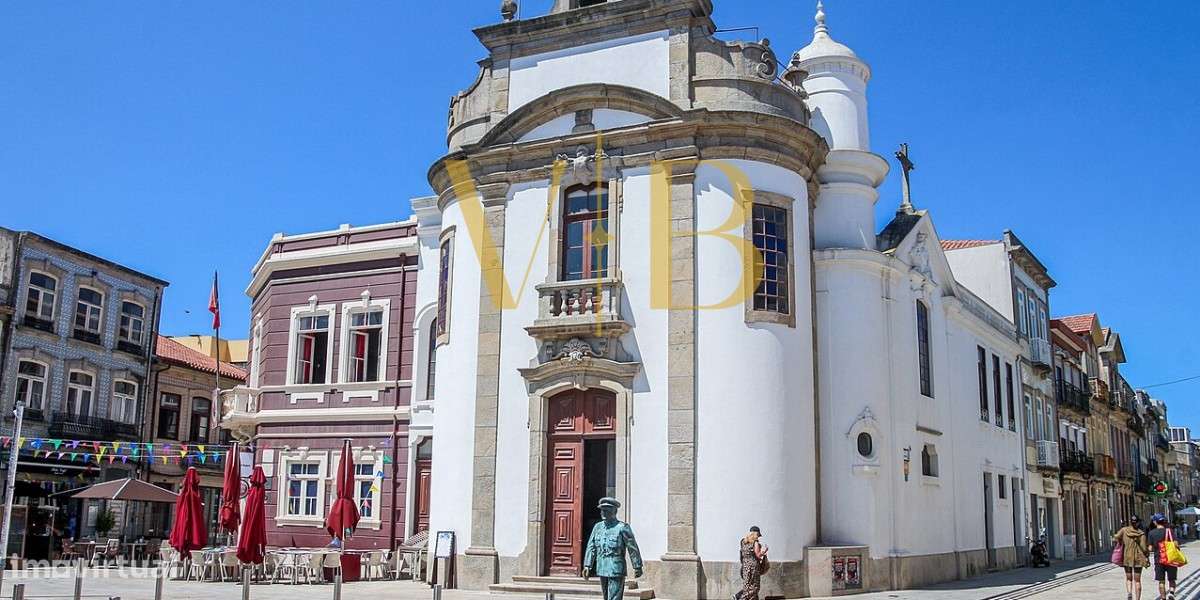 T3 Remodelado junto à Praça do Almada – Terraço Exclusivo de 30 m²-17