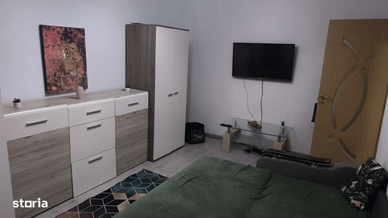 Vând Garsoniera zona Govandar micro 4-3