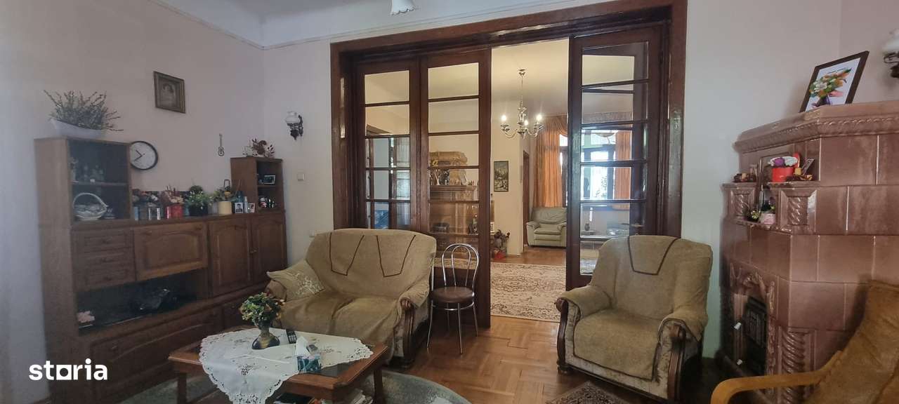 Inchiriez vila in Pitesti, zona ultracentrala, pentru locuinta, sediu - Imagine principală: 2/14