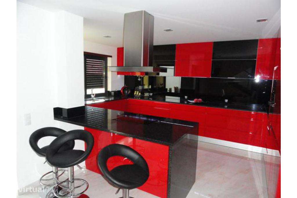 Moradia T4 com Piscina em Vila Nova de Anha - Grande imagem: 2/11