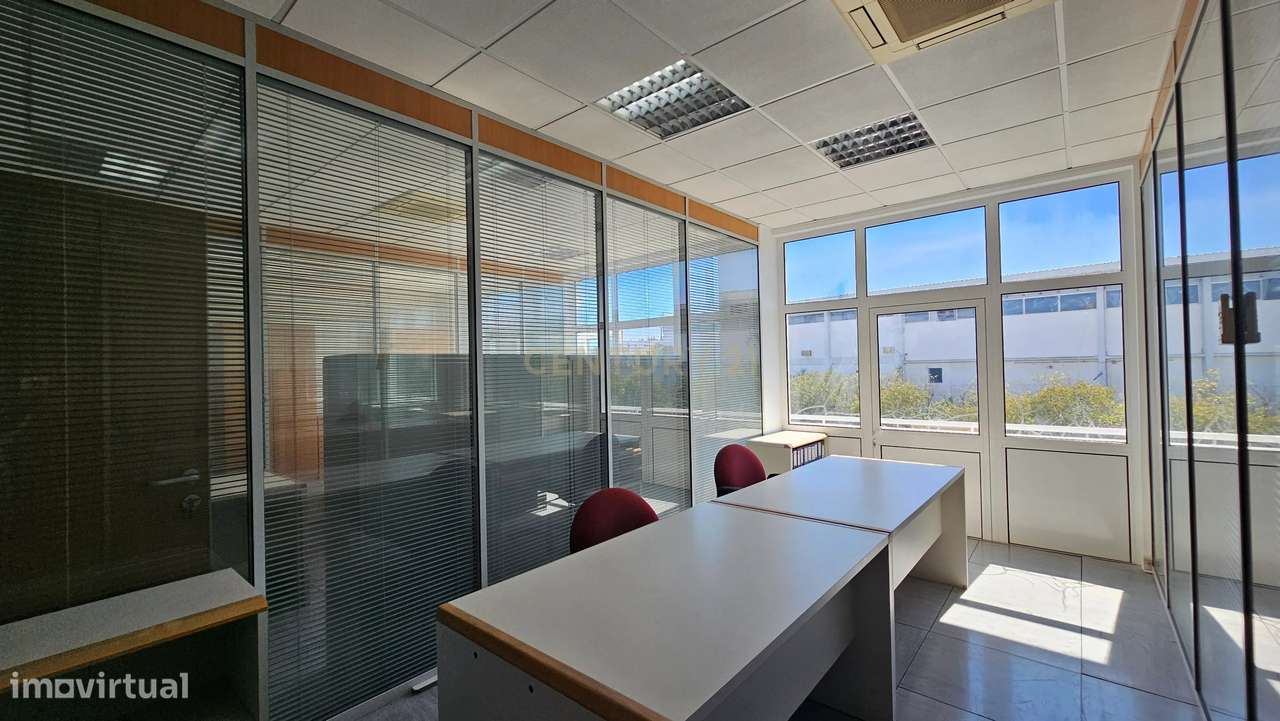 Escritório amplo e totalmente equipado no ElosPark II, em S. Marcos-37