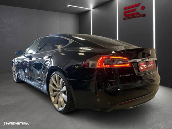 Tesla Model S 85D - 3