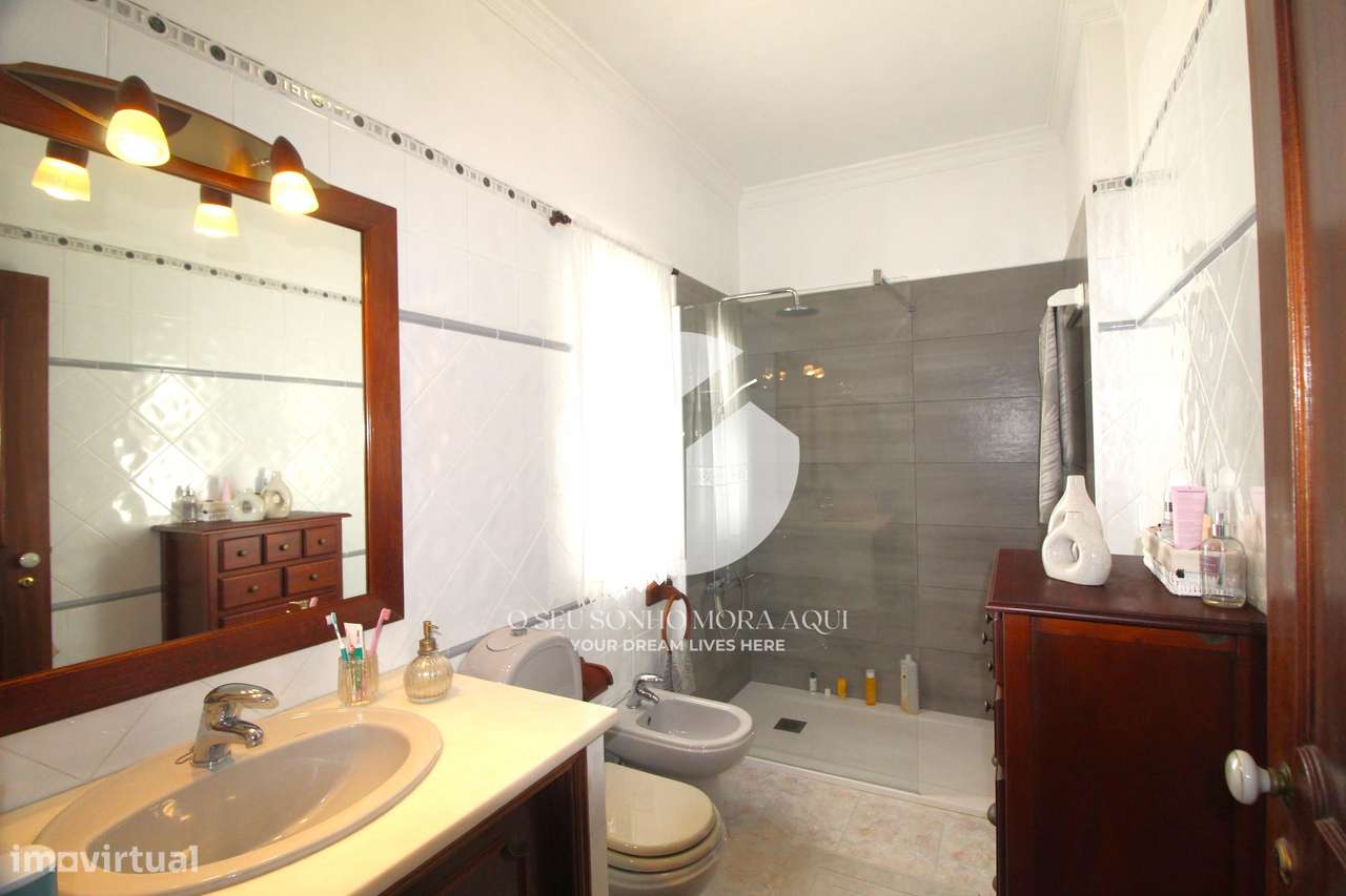 MORADIA T3 COM PÁTIO NA BAIXA DE OLHÃO-23