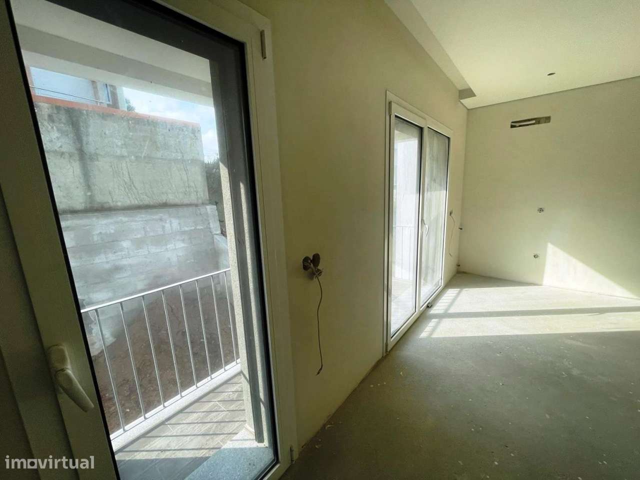 Moradia em Banda Nova V4 – Parada de Tibães, Localização Tranquil-20