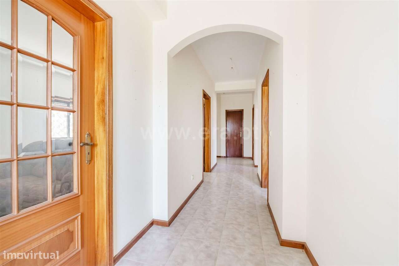 Moradia Isolada T3 / Seia, Torrozelo-13