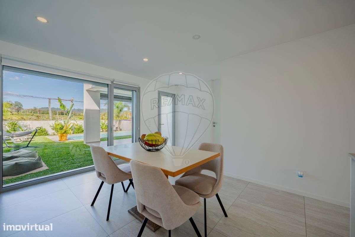 Moradia T3 de Sonho com Piscina Aquecida – Vila Verde-3