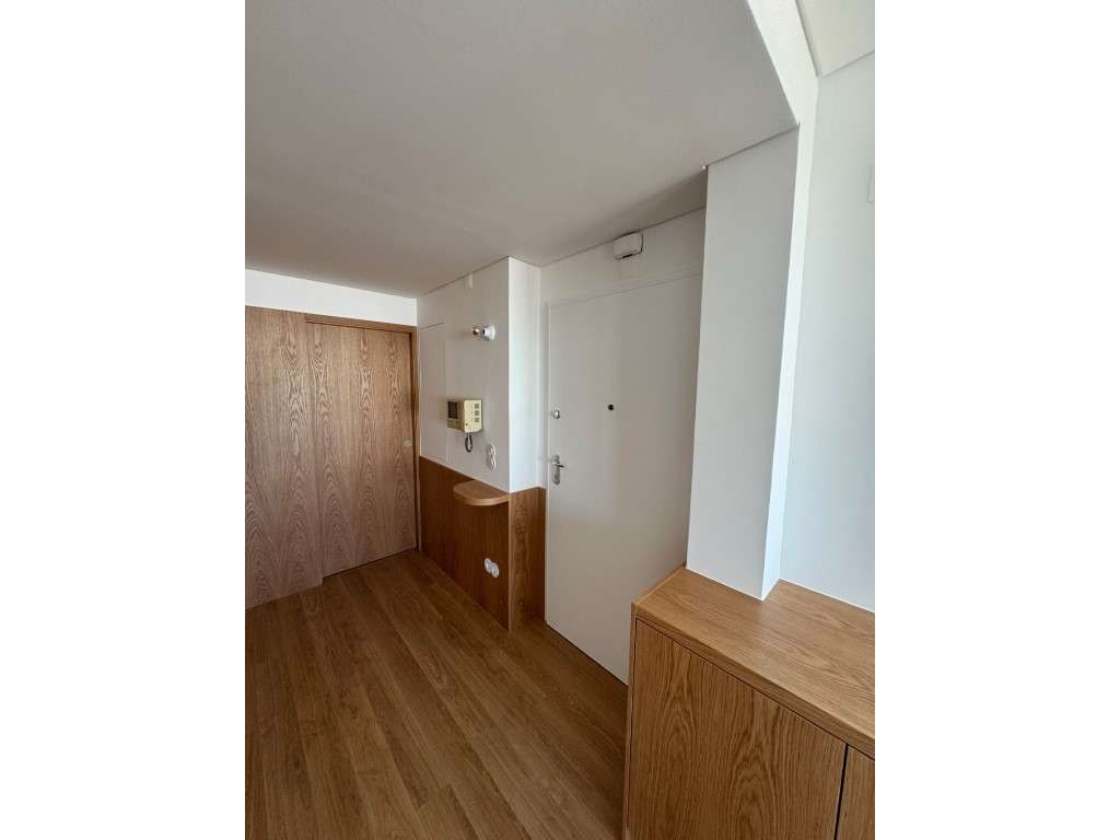 Moradia T3 com Garagem e Suite a venda na Maçã Sesimbra-14