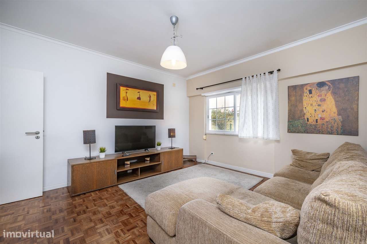 Andar de moradia T3  com pátio á venda em Bicesse. - Grande imagem: 5/33