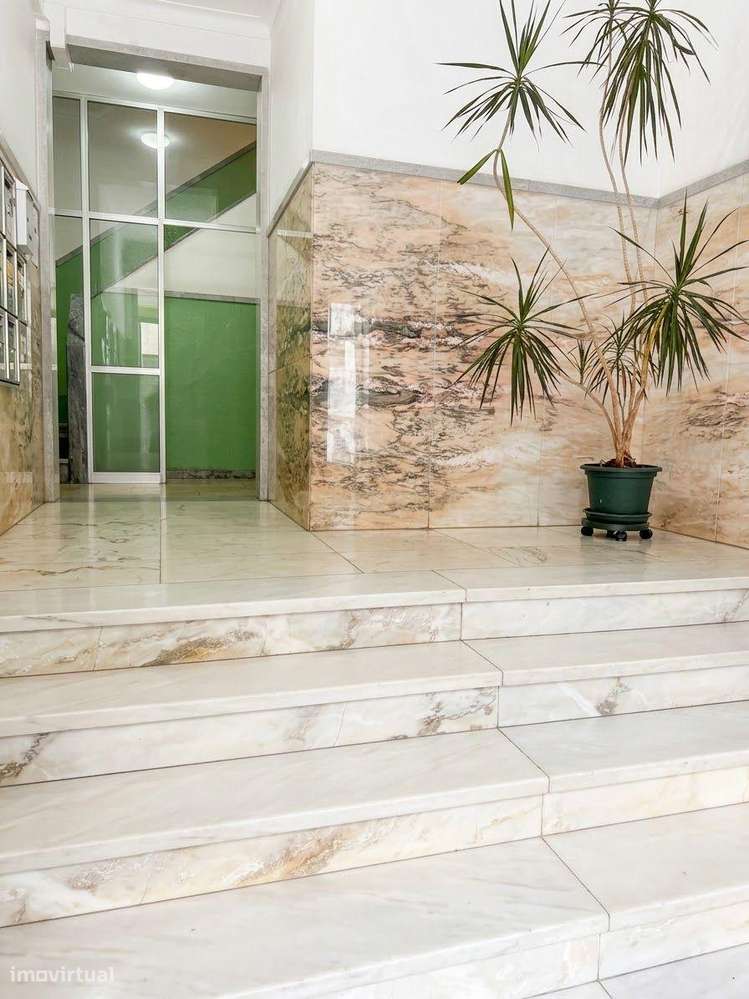 Apartamento de 2 assolhadas com terraço! centralidade absoluta...-23