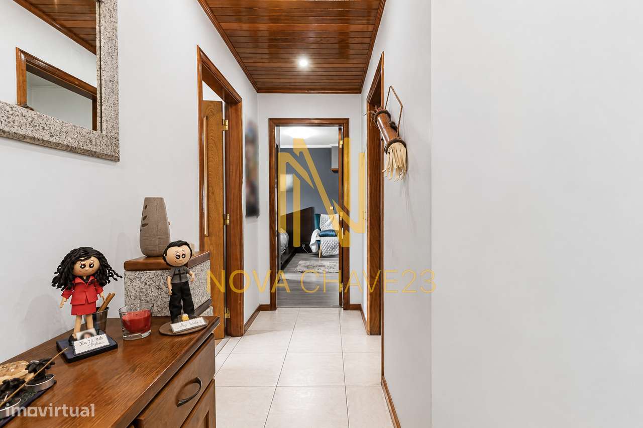 Apartamento T2 com Suíte nas Campinas Remodelado com Varanda-7
