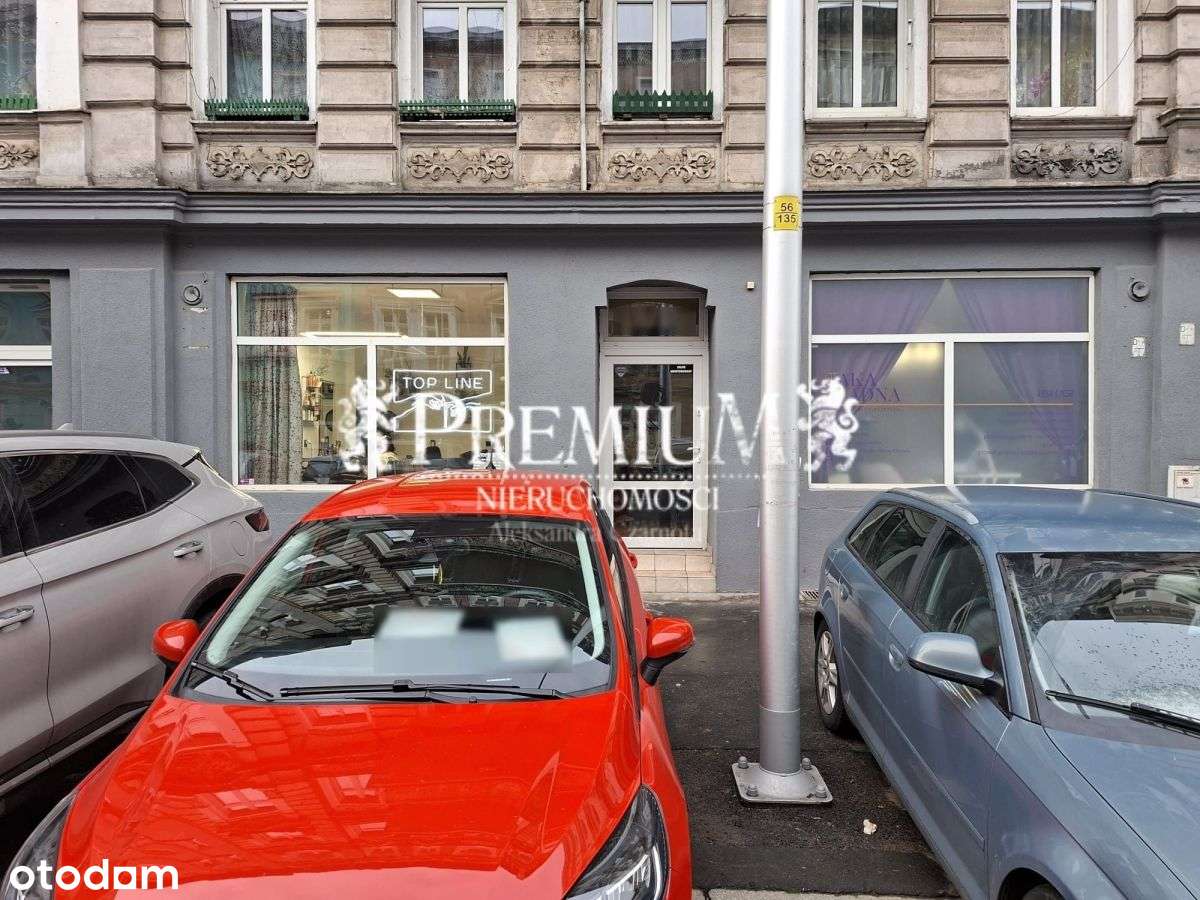 Lokal użytkowy z witrynami na parterze kamienicy-10