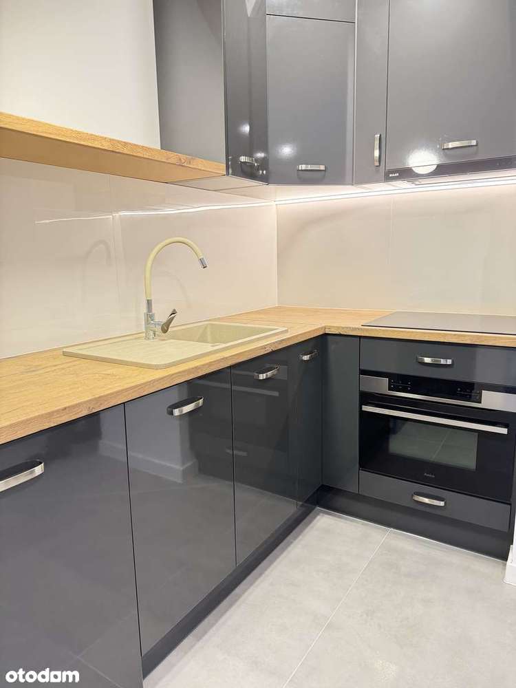 Ostatni Nowoczesny Apartament w Centrum z Panoramicznym Balkonem-7