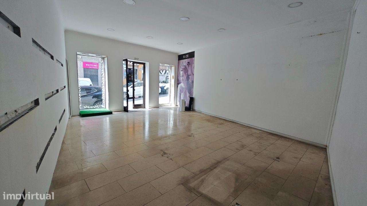 Loja c/50m2 / Rua do Freixo / Porto - Grande imagem: 3/10