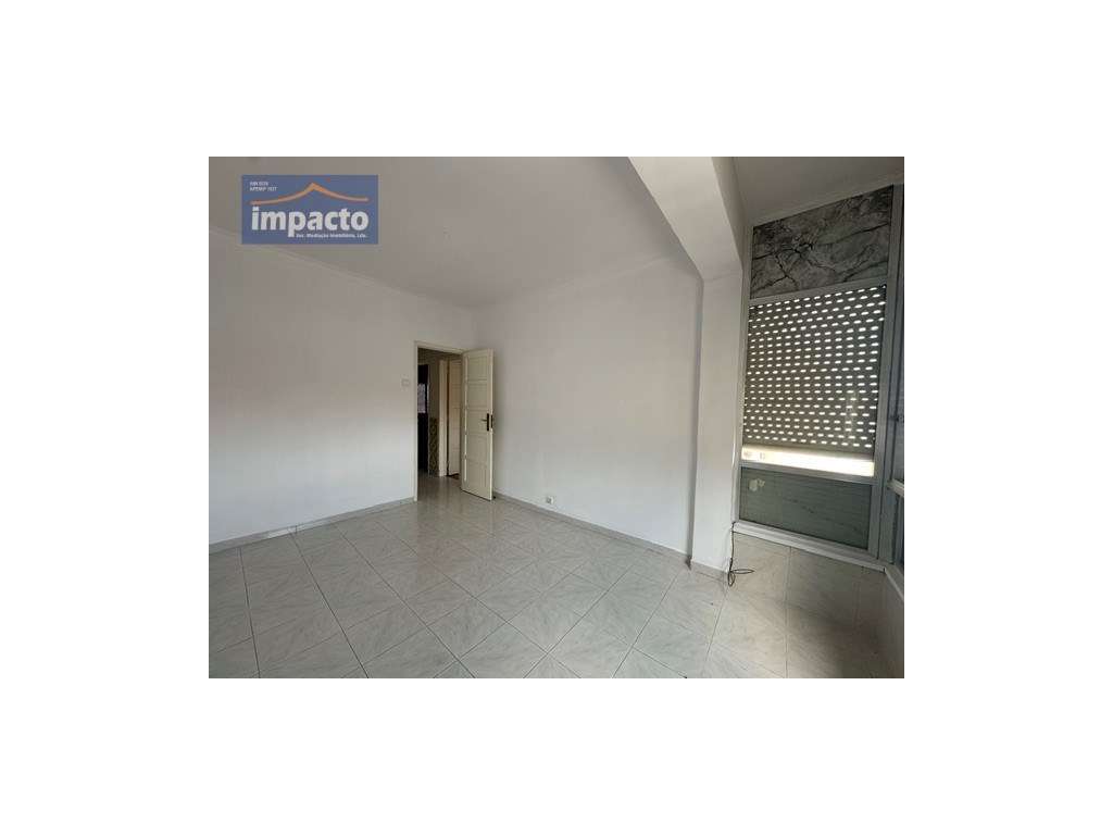 T2 Alverca, ótima localização, 2º piso-7