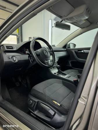 Volkswagen Passat 1.4 TSI Comfortline - 23